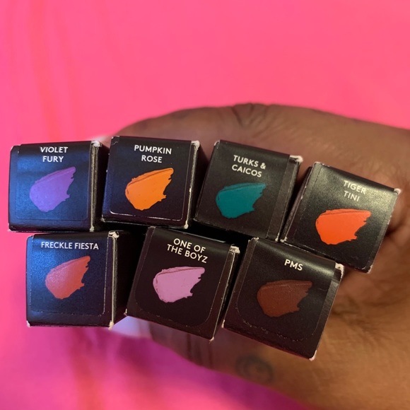 Lipstick - Picture 1 of 2